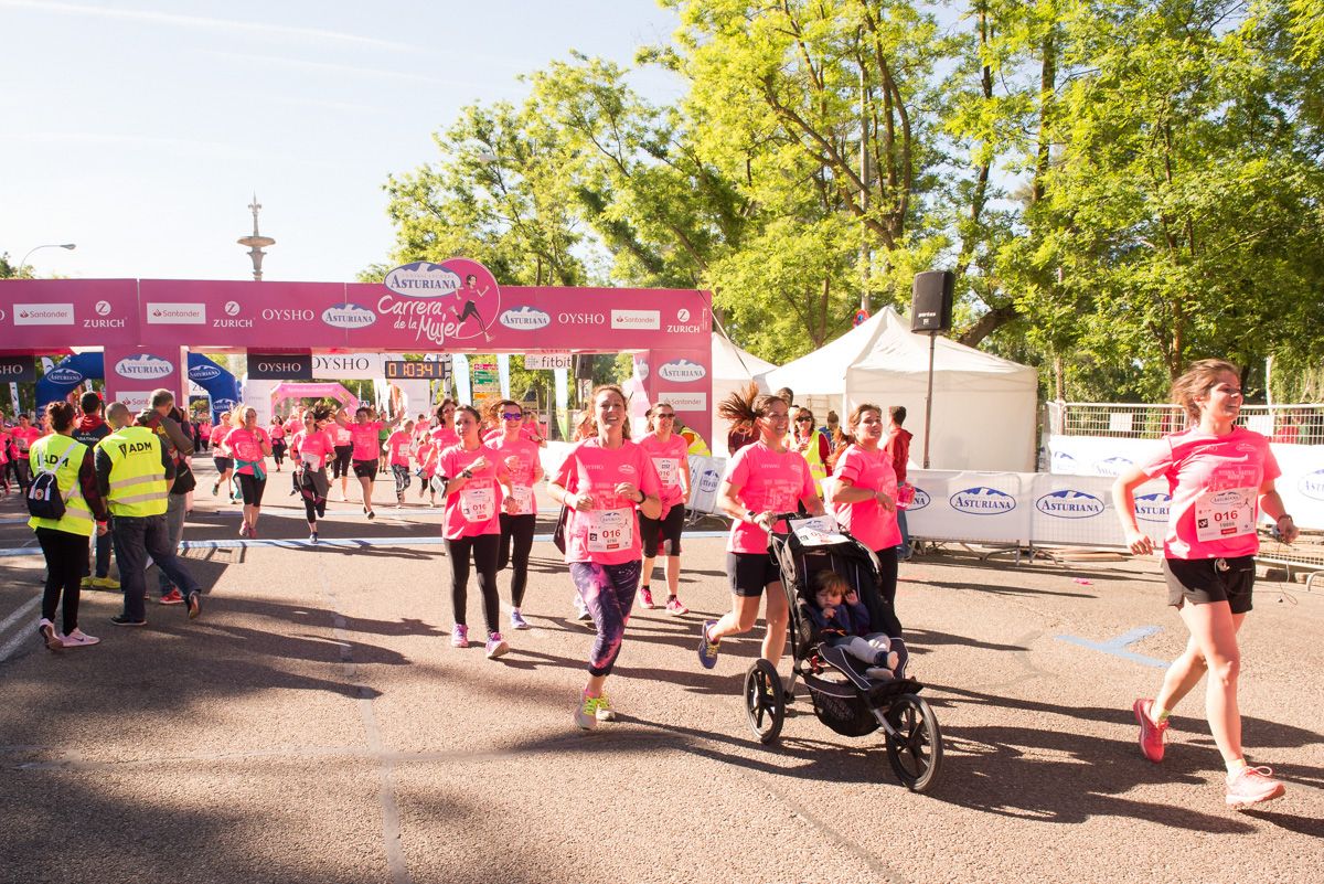 Carrera de la Mujer de Madrid - META, ARCO IZQUIERDO (de 1:02:30 a 1:04:05)