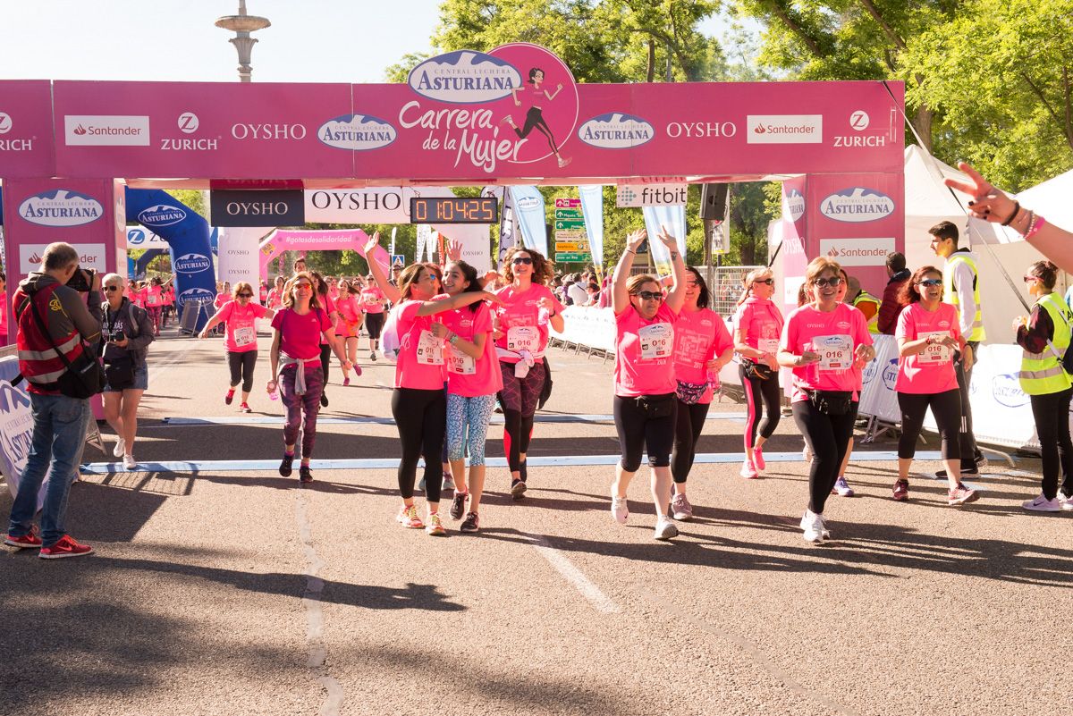 Carrera de la Mujer de Madrid - META, ARCO IZQUIERDO (de 1:04:06 a 1:05:40)