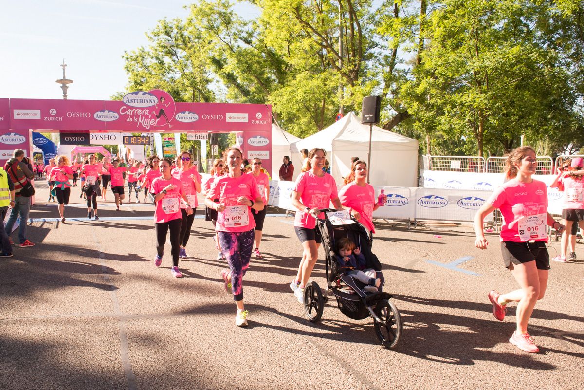 Carrera de la Mujer de Madrid - META, ARCO IZQUIERDO (de 1:02:30 a 1:04:05)