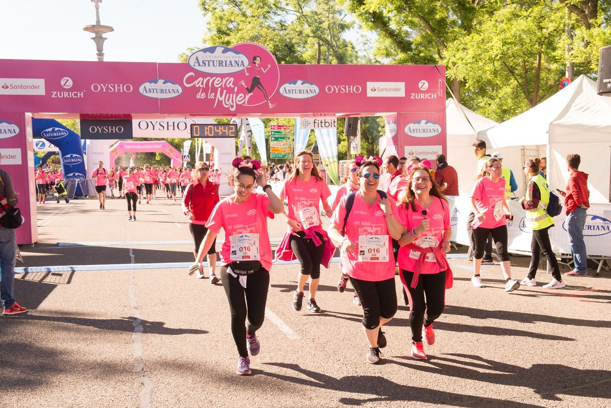 Carrera de la Mujer de Madrid - META, ARCO IZQUIERDO (de 1:04:06 a 1:05:40)
