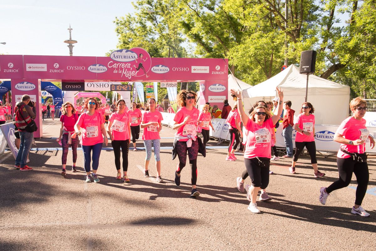 Carrera de la Mujer de Madrid - META, ARCO IZQUIERDO (de 1:04:06 a 1:05:40)