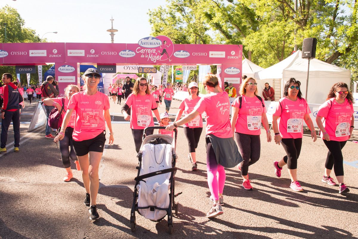 Carrera de la Mujer de Madrid - META, ARCO IZQUIERDO (de 1:04:06 a 1:05:40)