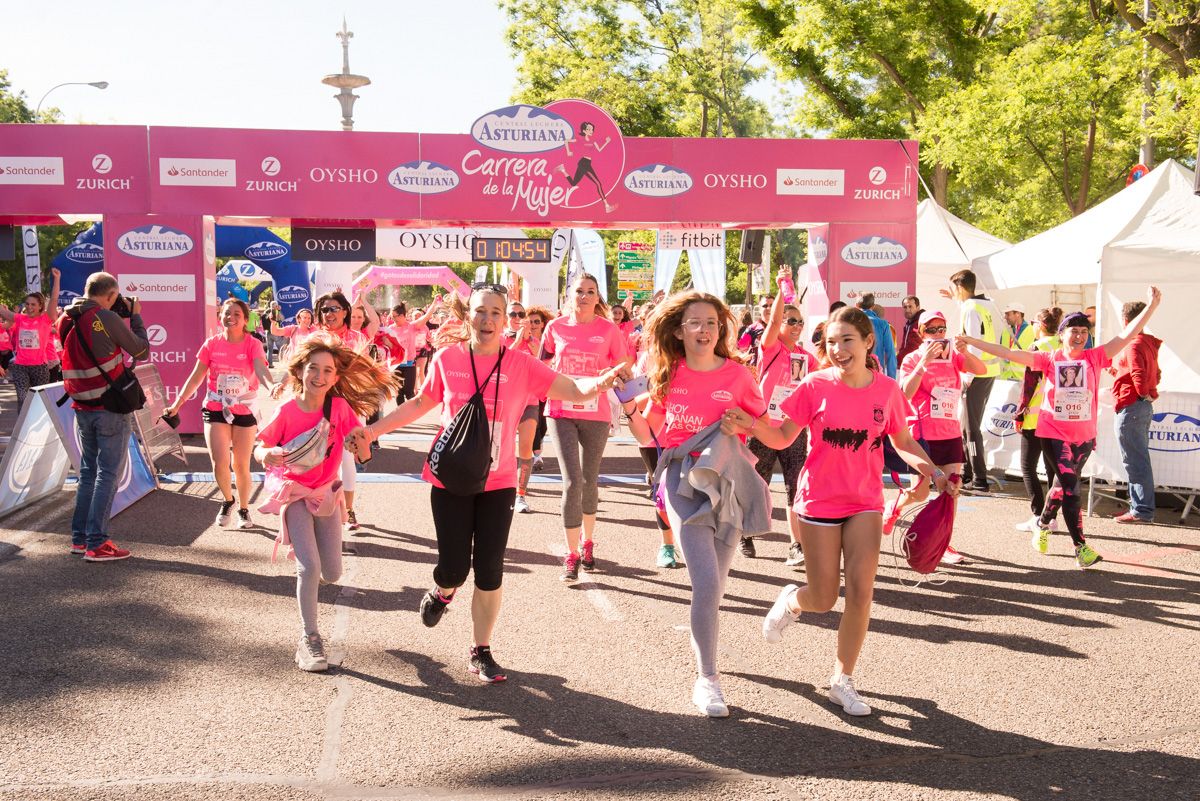 Carrera de la Mujer de Madrid - META, ARCO IZQUIERDO (de 1:04:06 a 1:05:40)