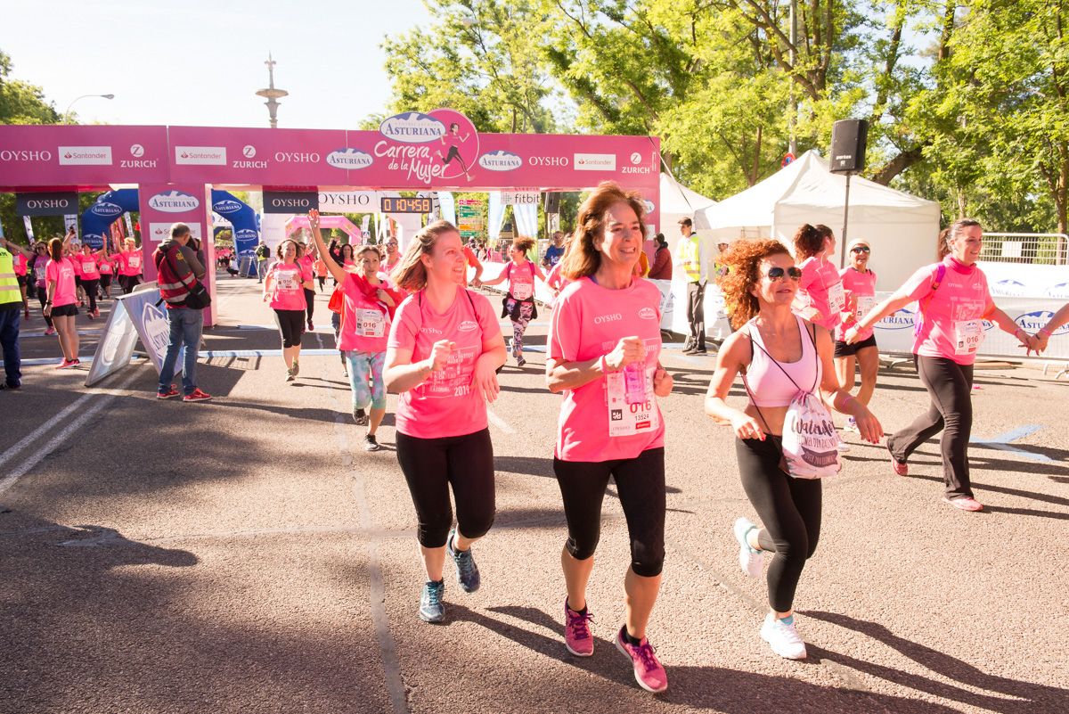 Carrera de la Mujer de Madrid - META, ARCO IZQUIERDO (de 1:04:06 a 1:05:40)