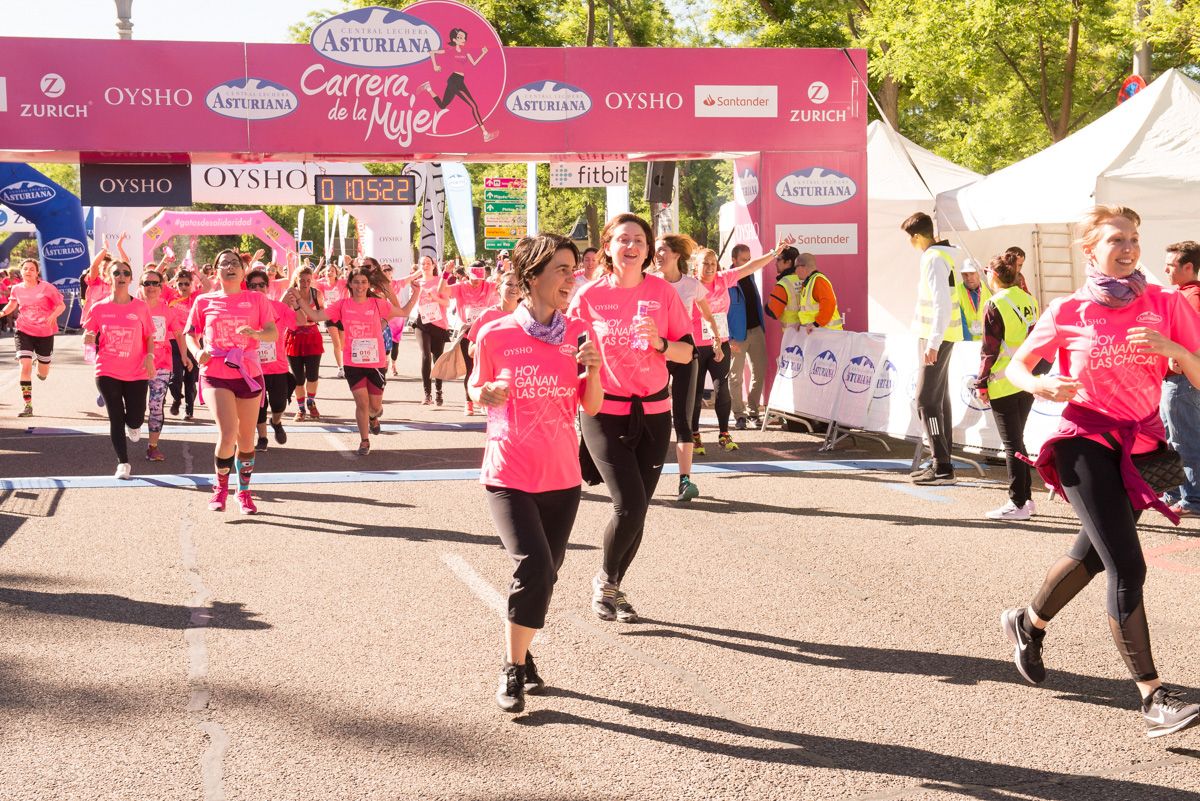 Carrera de la Mujer de Madrid - META, ARCO IZQUIERDO (de 1:04:06 a 1:05:40)