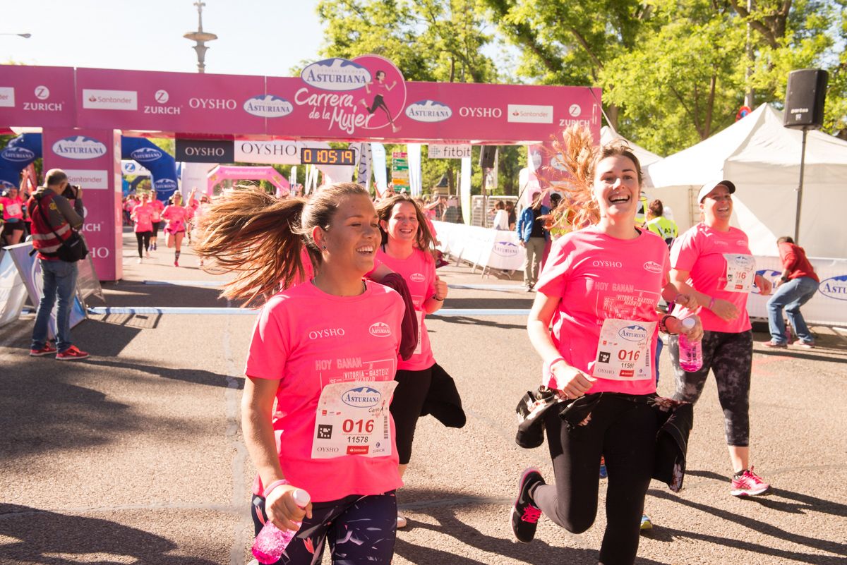 Carrera de la Mujer de Madrid - META, ARCO IZQUIERDO (de 1:04:06 a 1:05:40)