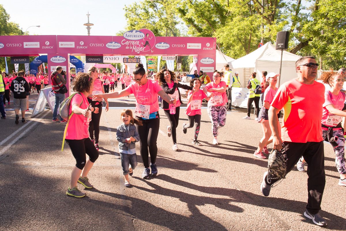 Carrera de la Mujer de Madrid - META, ARCO IZQUIERDO (de 1:04:06 a 1:05:40)