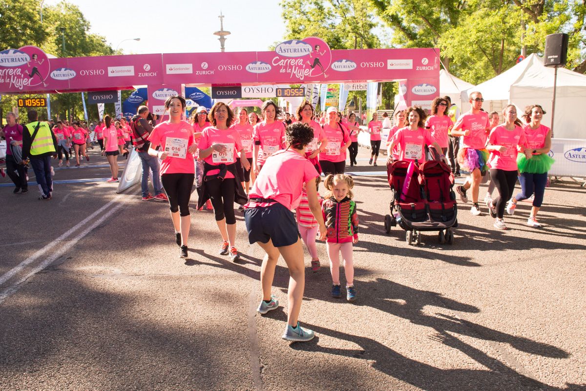 Carrera de la Mujer de Madrid - META, ARCO IZQUIERDO (de 1:05:46 a 1:07:25)