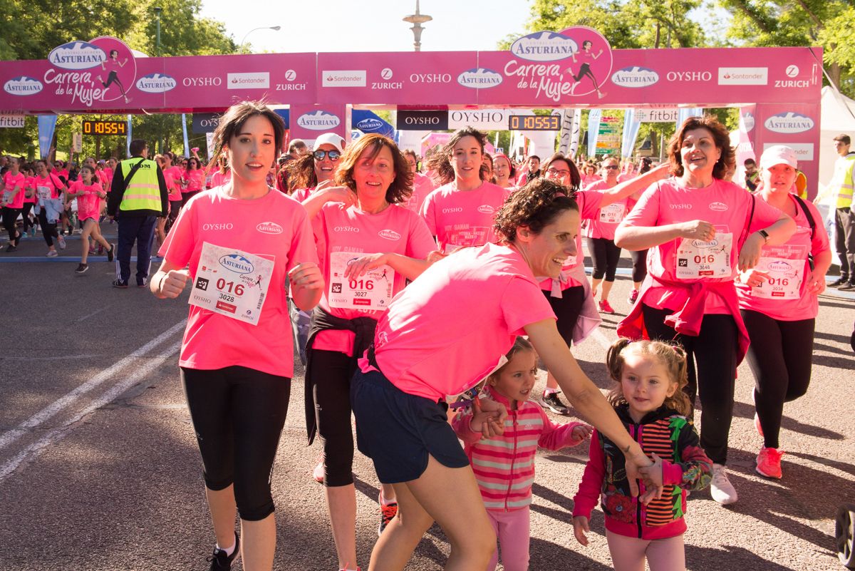 Carrera de la Mujer de Madrid - META, ARCO IZQUIERDO (de 1:05:46 a 1:07:25)