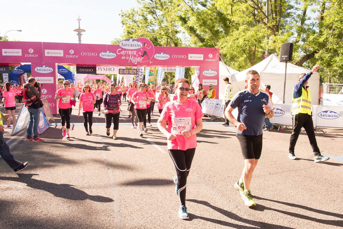 Carrera de la Mujer de Madrid - META, ARCO IZQUIERDO (de 1:05:46 a 1:07:25)