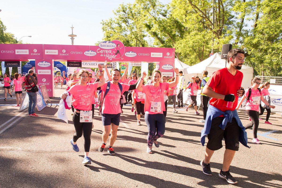 Carrera de la Mujer de Madrid - META, ARCO IZQUIERDO (de 1:05:46 a 1:07:25)