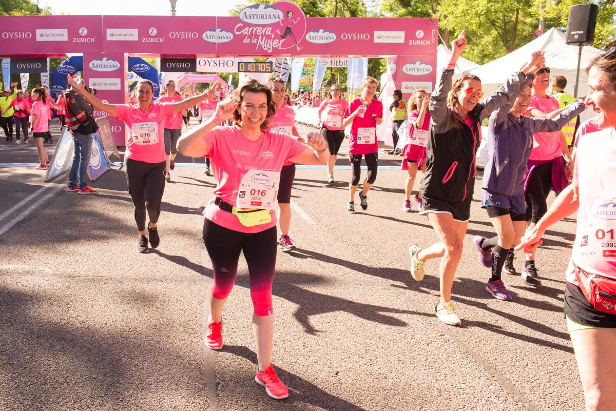 Carrera de la Mujer de Madrid - META, ARCO IZQUIERDO (de 1:05:46 a 1:07:25)