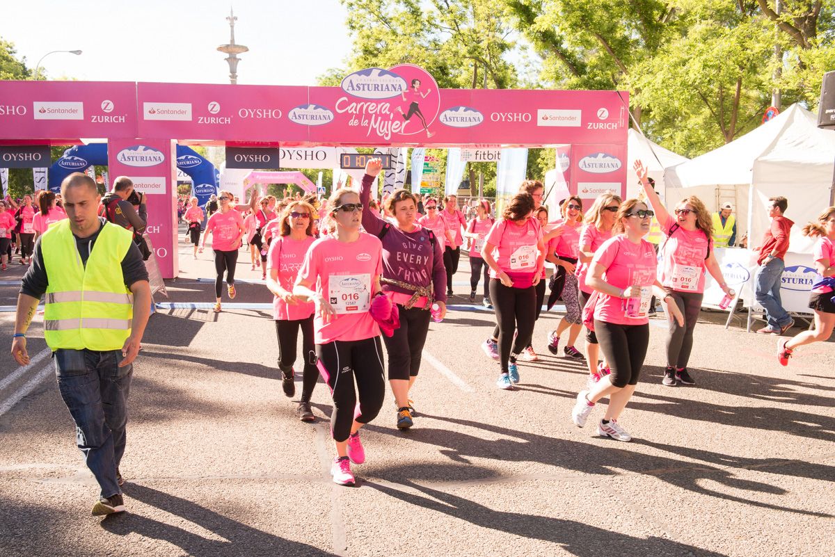 Carrera de la Mujer de Madrid - META, ARCO IZQUIERDO (de 1:05:46 a 1:07:25)