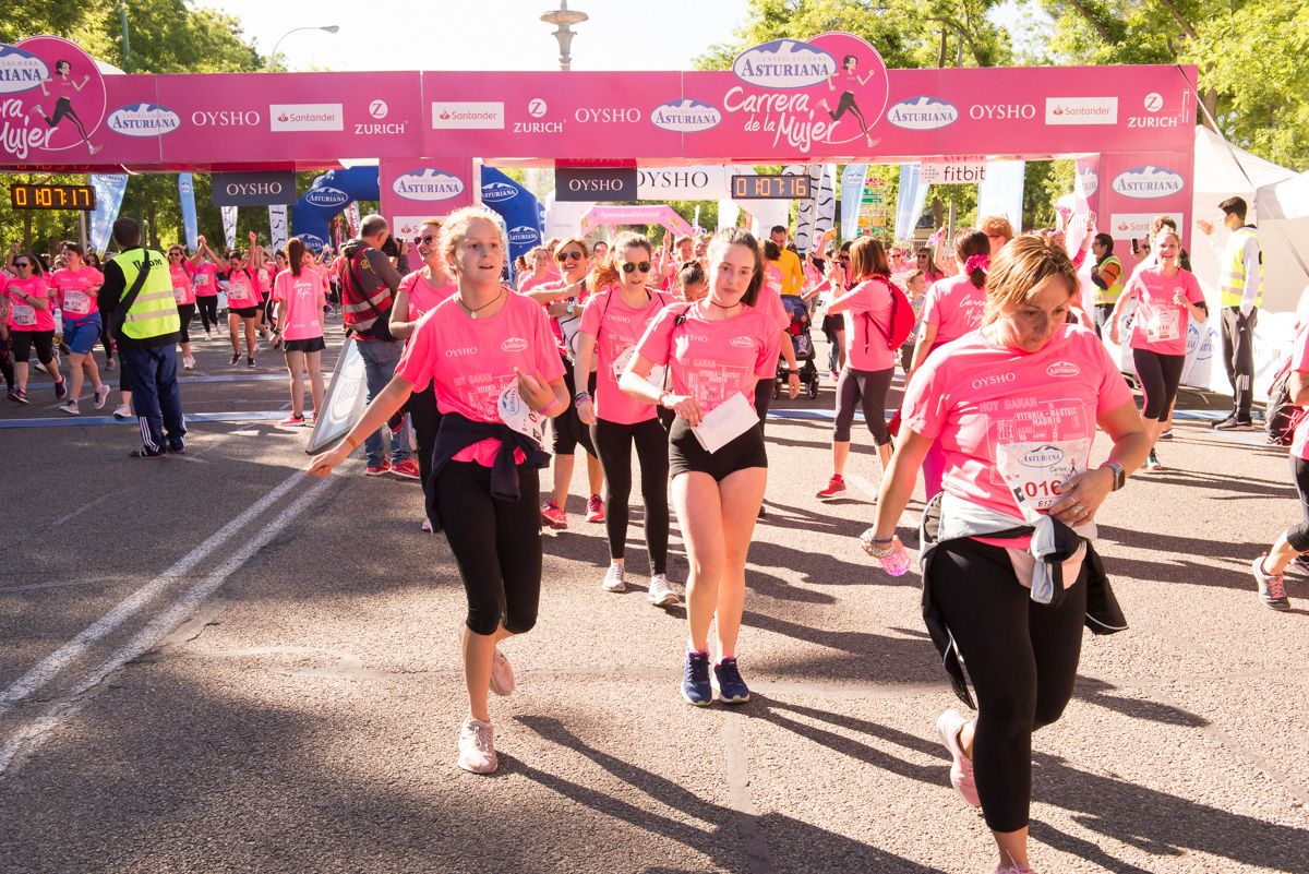 Carrera de la Mujer de Madrid - META, ARCO IZQUIERDO (de 1:05:46 a 1:07:25)