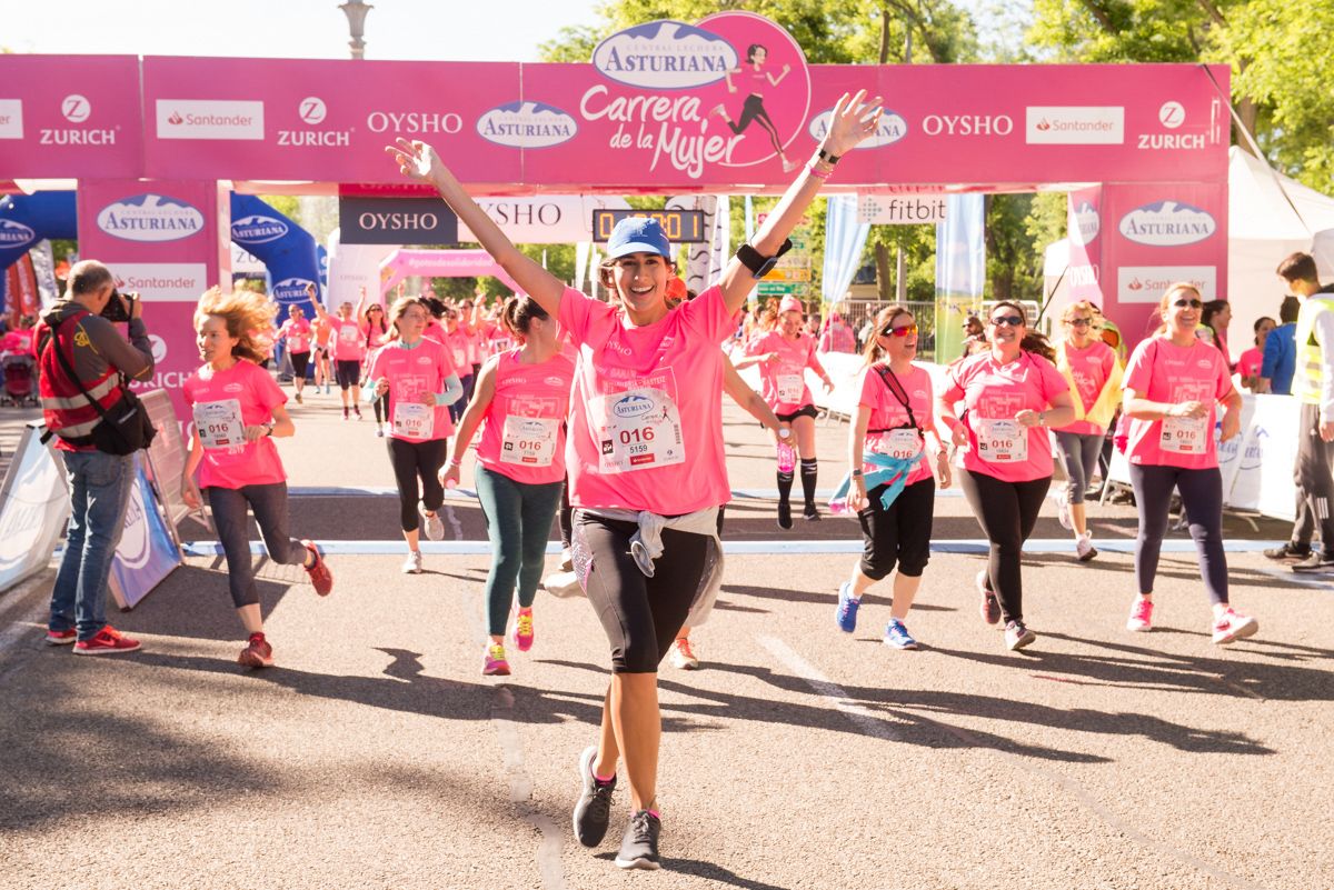Carrera de la Mujer de Madrid - META, ARCO IZQUIERDO (de 1:07:26 a 1:09:05)