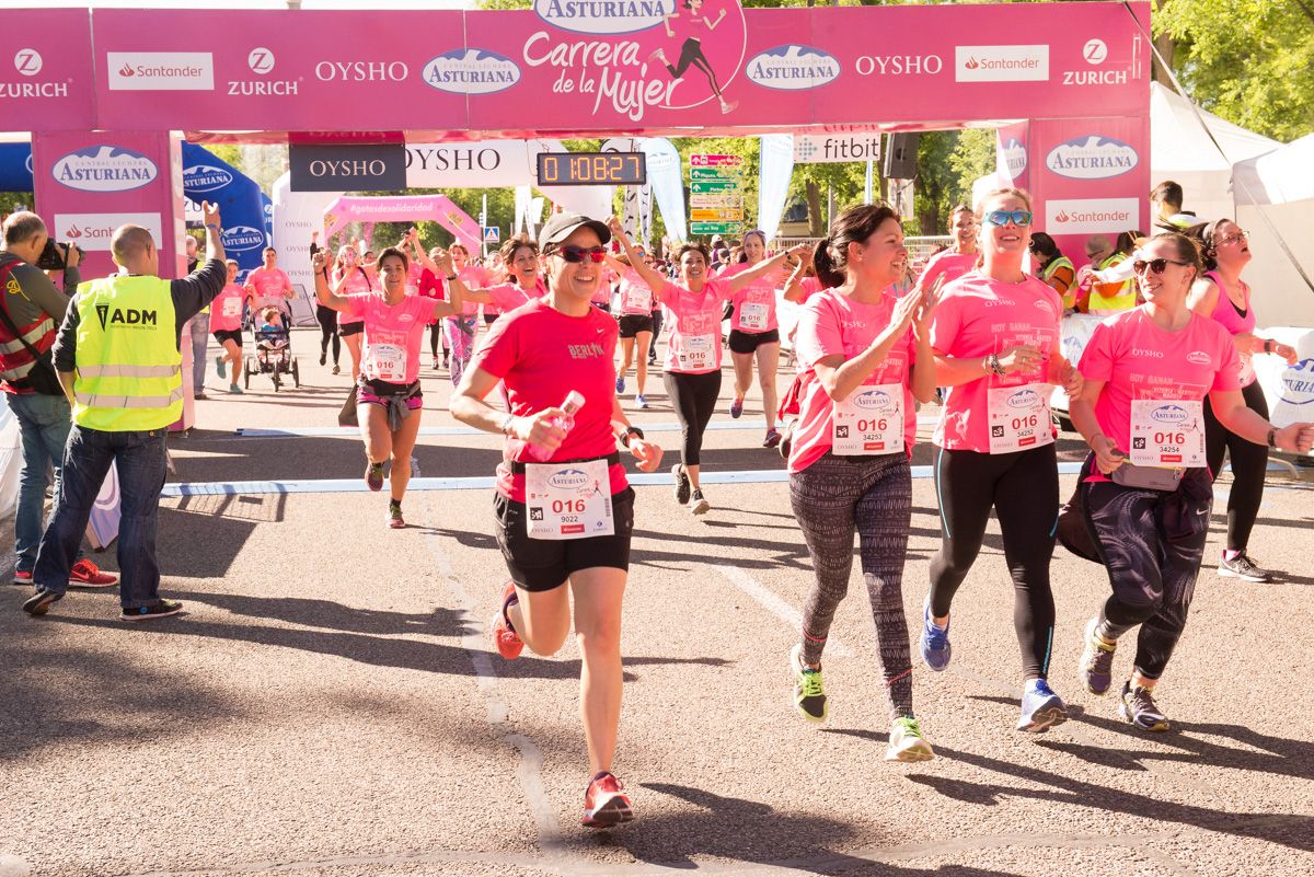 Carrera de la Mujer de Madrid - META, ARCO IZQUIERDO (de 1:07:26 a 1:09:05)