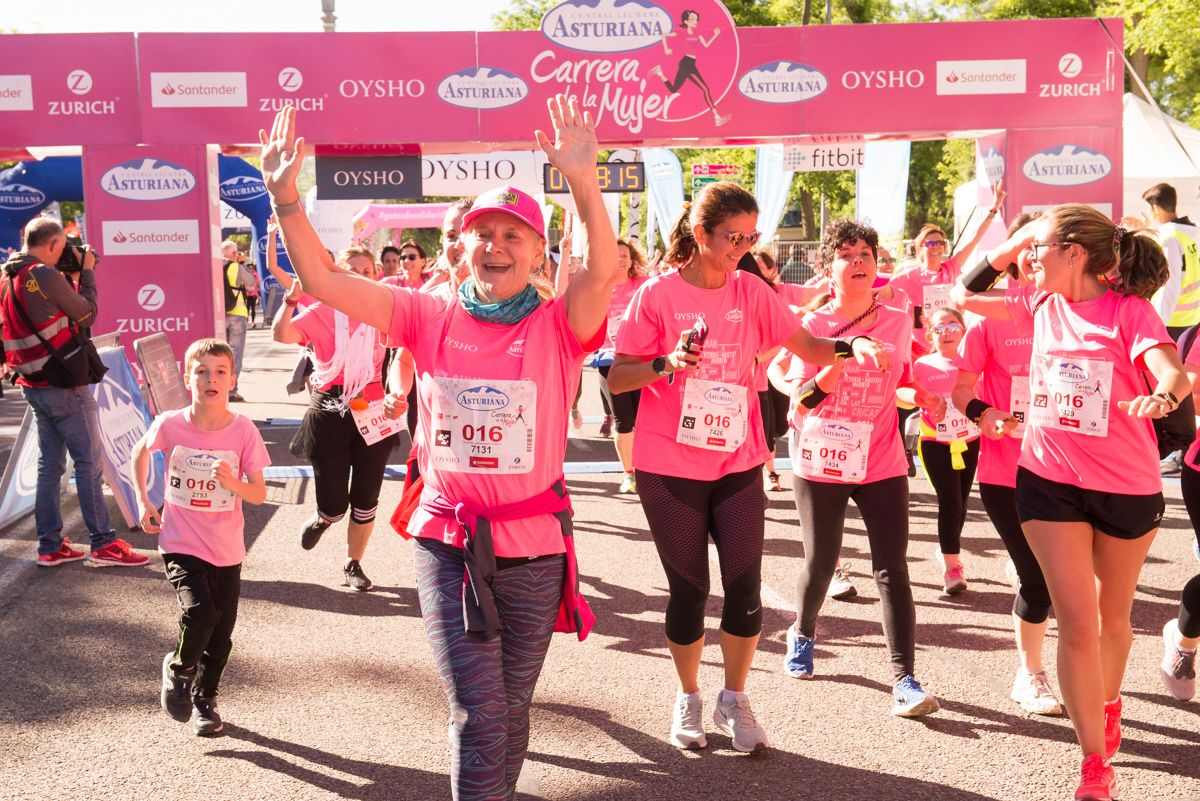 Carrera de la Mujer de Madrid - META, ARCO IZQUIERDO (de 1:07:26 a 1:09:05)