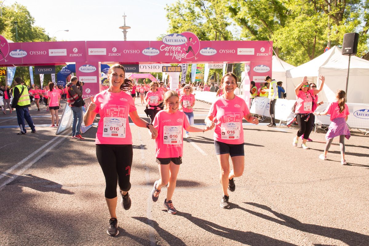 Carrera de la Mujer de Madrid - META, ARCO IZQUIERDO (de 1:07:26 a 1:09:05)