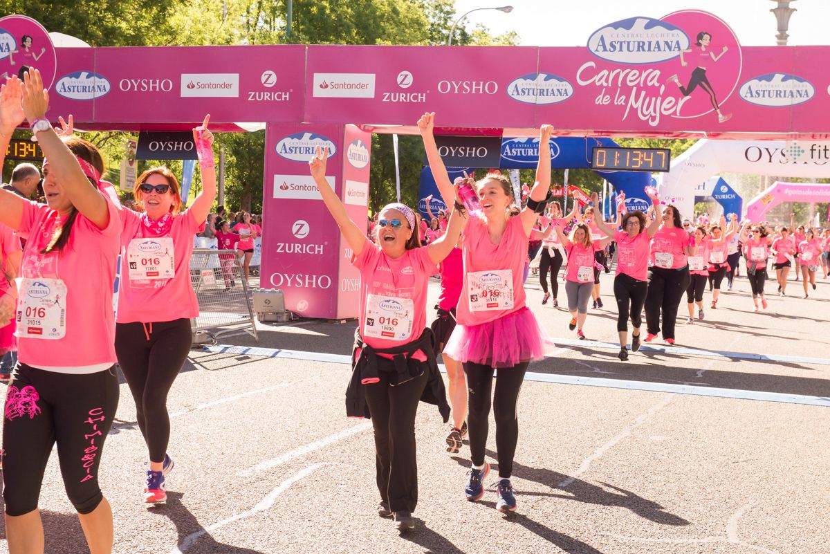 Carrera de la Mujer de Madrid - META, ARCO IZQUIERDO (de 1:12:58 a 1:15:30)
