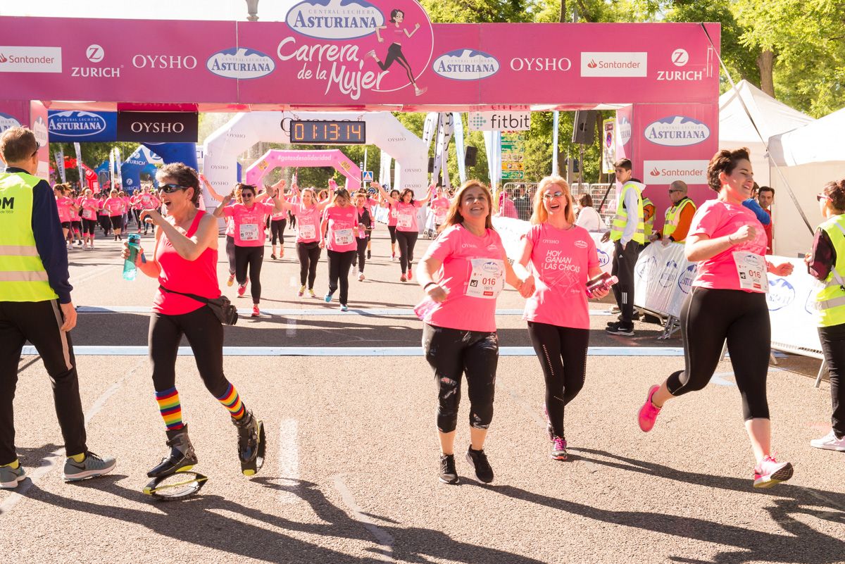 Carrera de la Mujer de Madrid - META, ARCO IZQUIERDO (de 1:12:58 a 1:15:30)