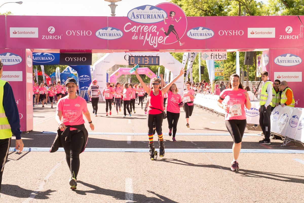 Carrera de la Mujer de Madrid - META, ARCO IZQUIERDO (de 1:12:58 a 1:15:30)
