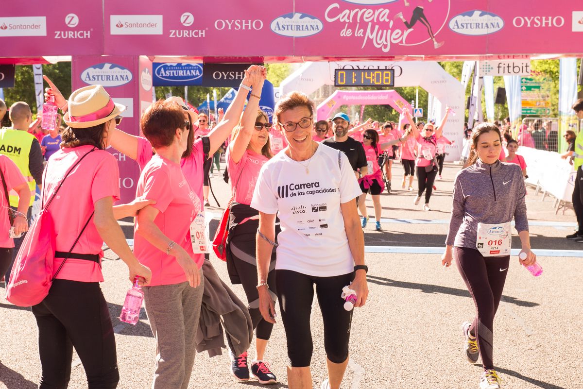 Carrera de la Mujer de Madrid - META, ARCO IZQUIERDO (de 1:12:58 a 1:15:30)