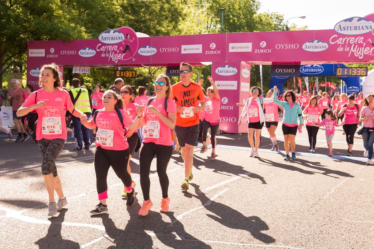 Carrera de la Mujer de Madrid - META, ARCO IZQUIERDO (de 1:12:58 a 1:15:30)