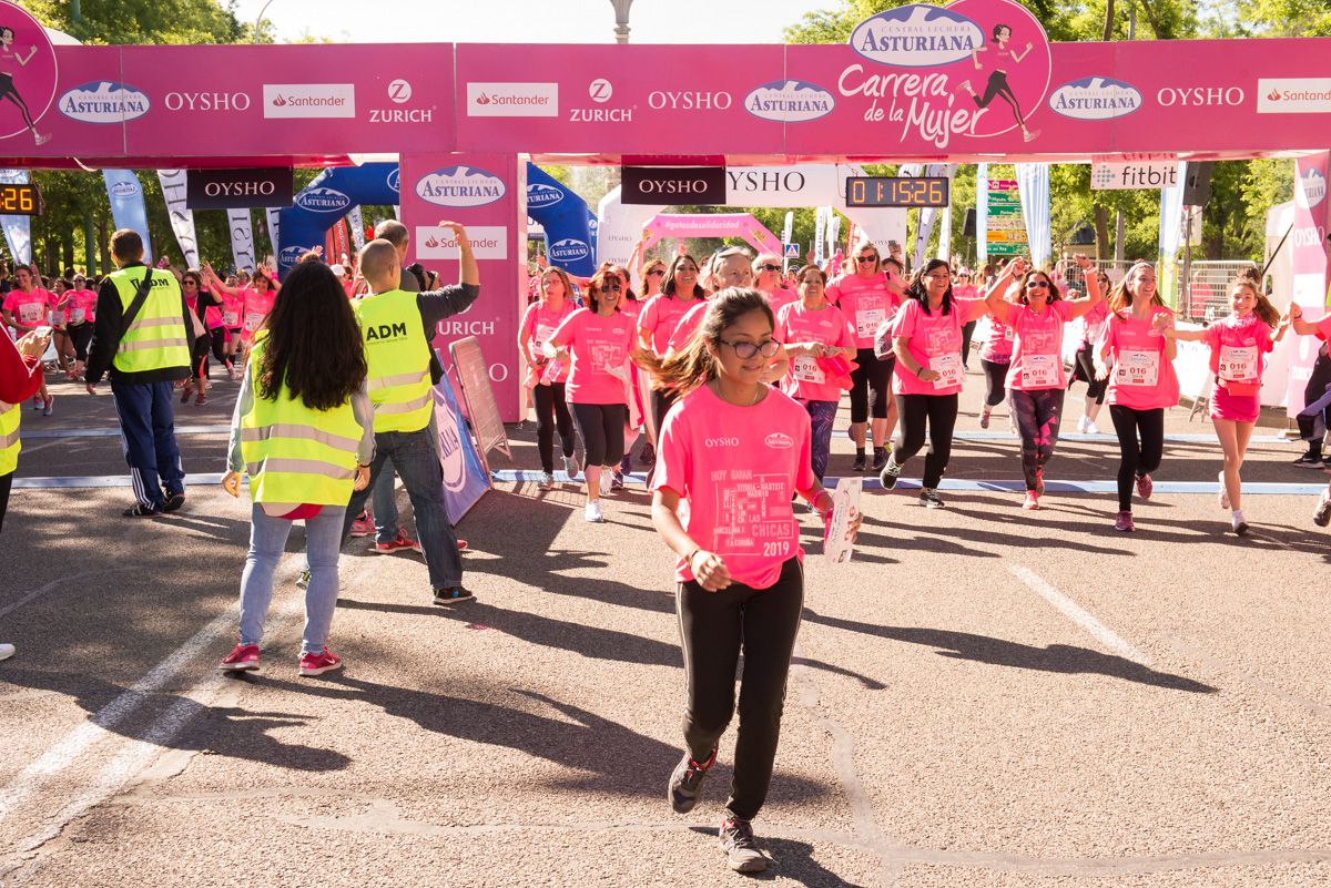 Carrera de la Mujer de Madrid - META, ARCO IZQUIERDO (de 1:12:58 a 1:15:30)