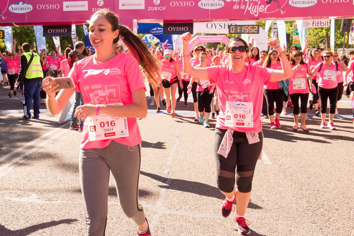 Carrera de la Mujer de Madrid - META, ARCO IZQUIERDO (de 1:15:31 a 1:17:53)