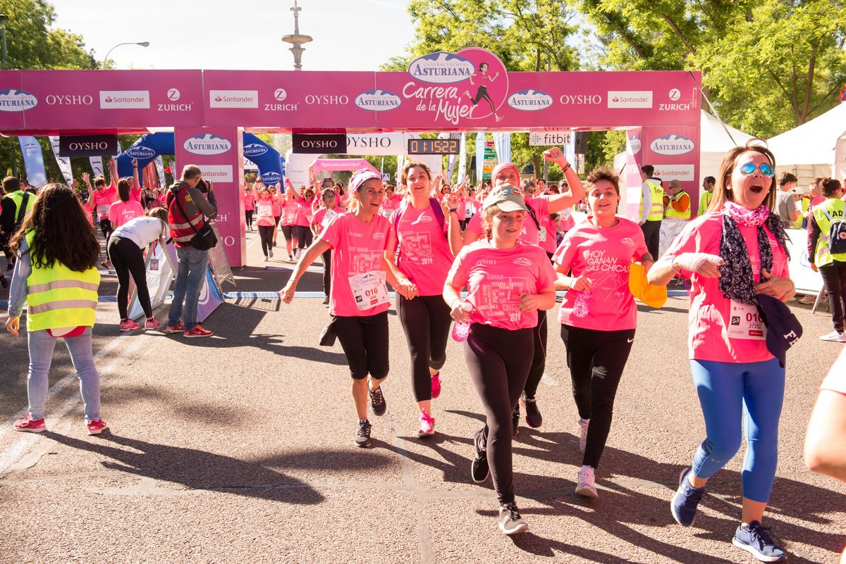 Carrera de la Mujer de Madrid - META, ARCO IZQUIERDO (de 1:12:58 a 1:15:30)