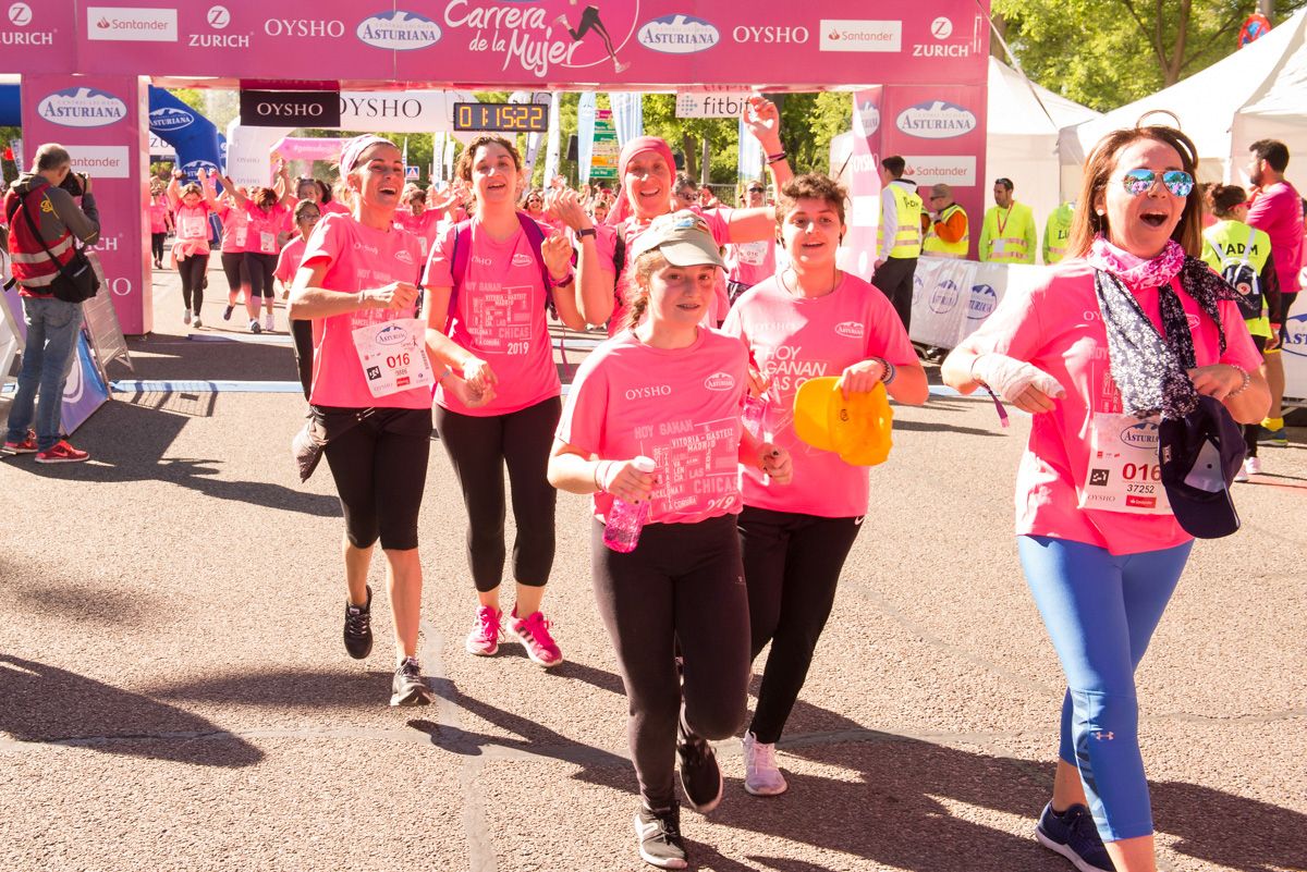 Carrera de la Mujer de Madrid - META, ARCO IZQUIERDO (de 1:12:58 a 1:15:30)