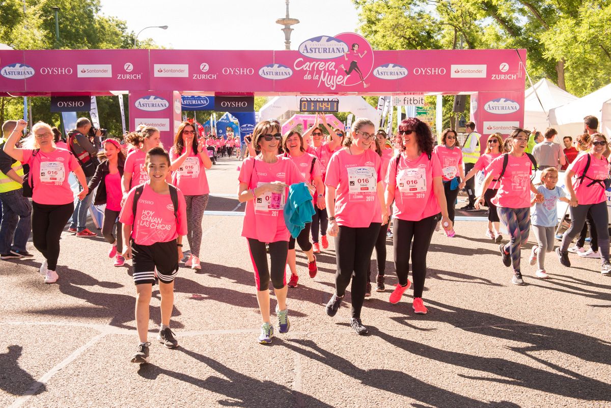 Carrera de la Mujer de Madrid - META, ARCO IZQUIERDO (de 1:12:58 a 1:15:30)