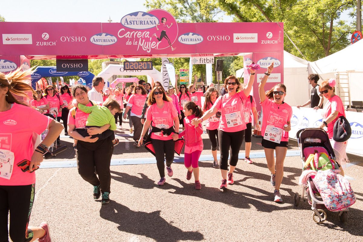 Carrera de la Mujer de Madrid - META, ARCO IZQUIERDO (de 2:00:45 a 2:03:39)