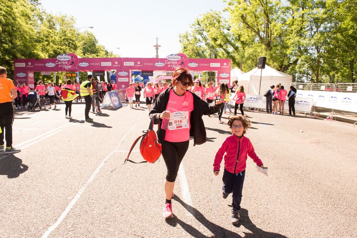 Carrera de la Mujer de Madrid - META, ARCO IZQUIERDO (de 2:00:45 a 2:03:39)