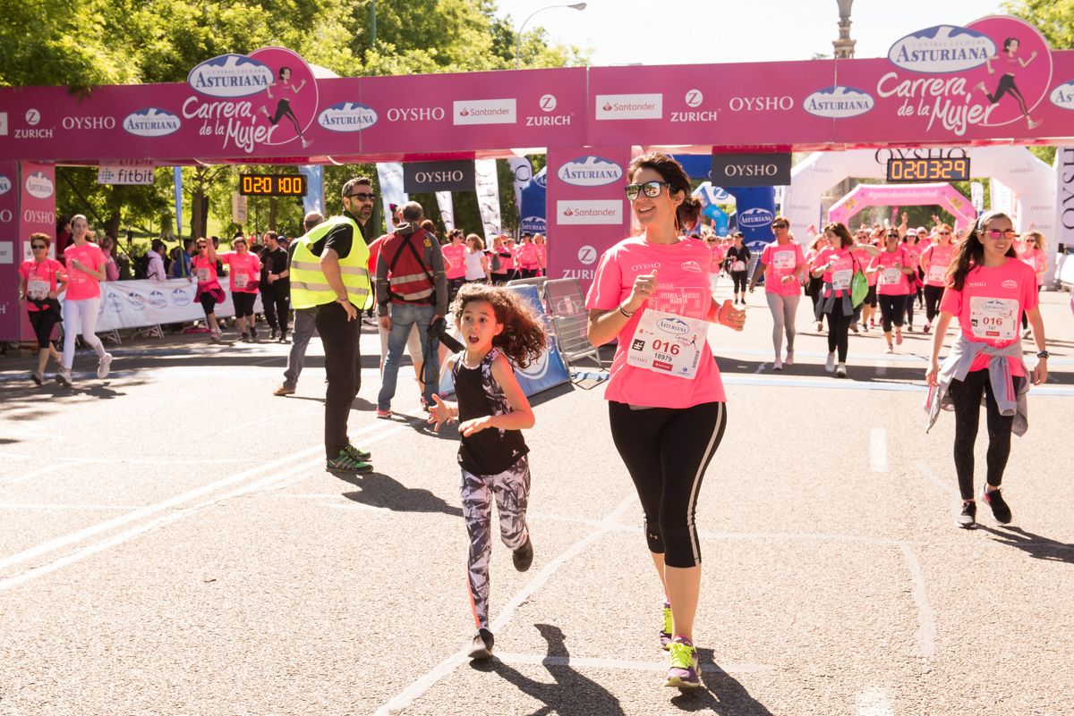 Carrera de la Mujer de Madrid - META, ARCO IZQUIERDO (de 2:00:45 a 2:03:39)