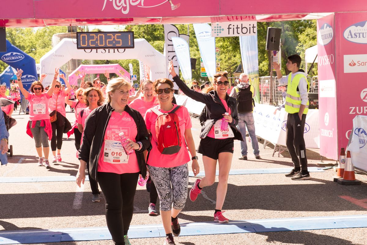 Carrera de la Mujer de Madrid - META, ARCO IZQUIERDO (de 2:00:45 a 2:03:39)