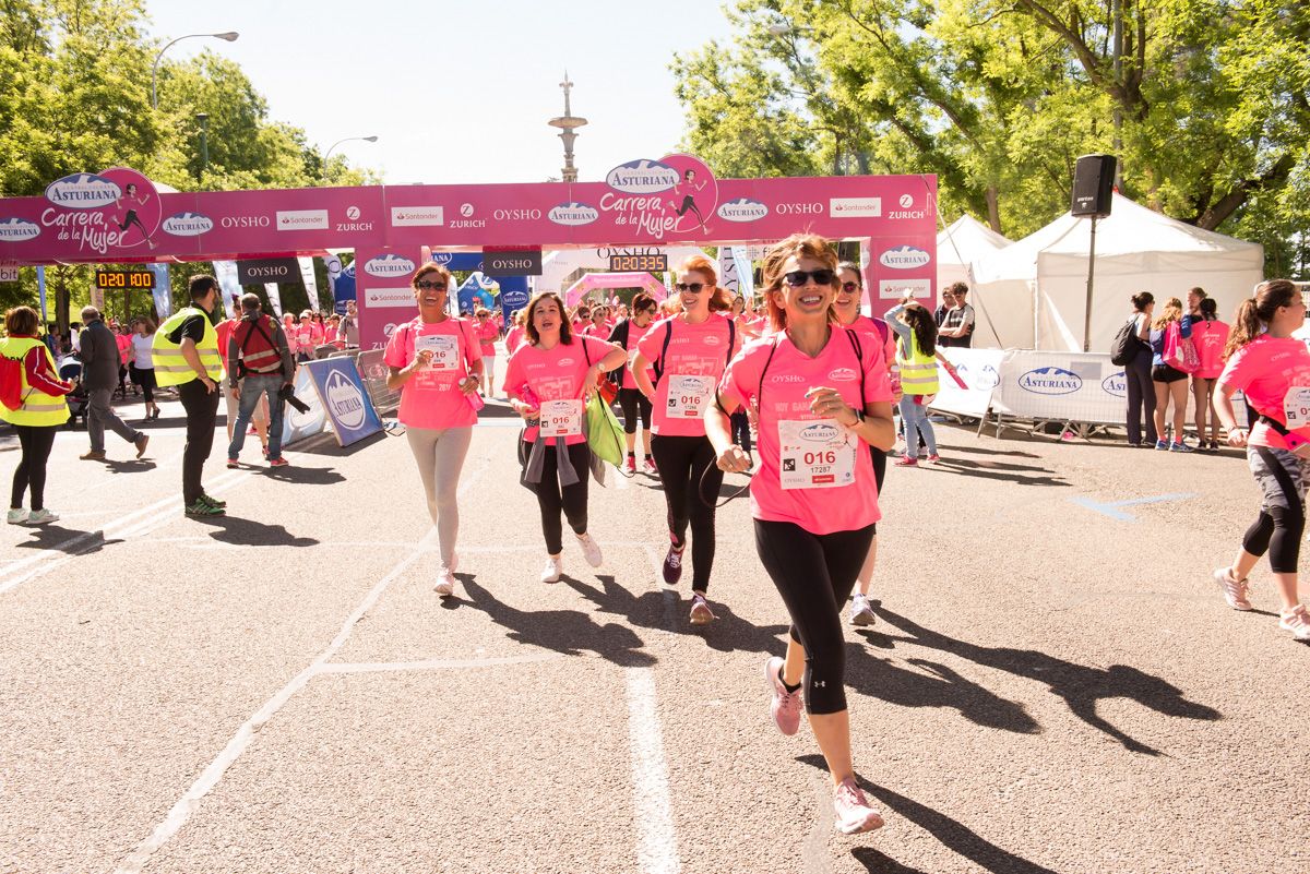 Carrera de la Mujer de Madrid - META, ARCO IZQUIERDO (de 2:00:45 a 2:03:39)