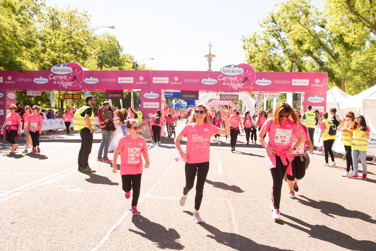 Carrera de la Mujer de Madrid - META, ARCO IZQUIERDO (de 2:03:50 a 2:07:17)