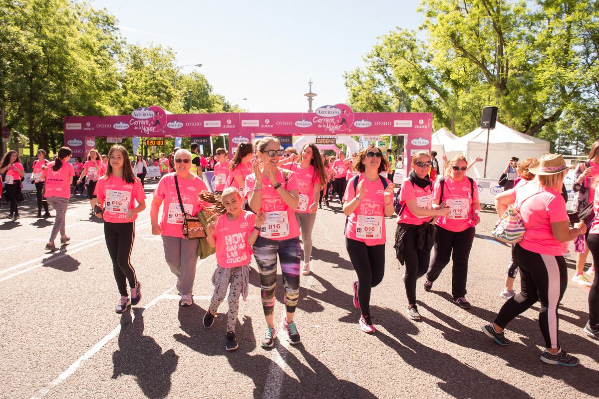 Carrera de la Mujer de Madrid - META, ARCO IZQUIERDO (de 2:03:50 a 2:07:17)