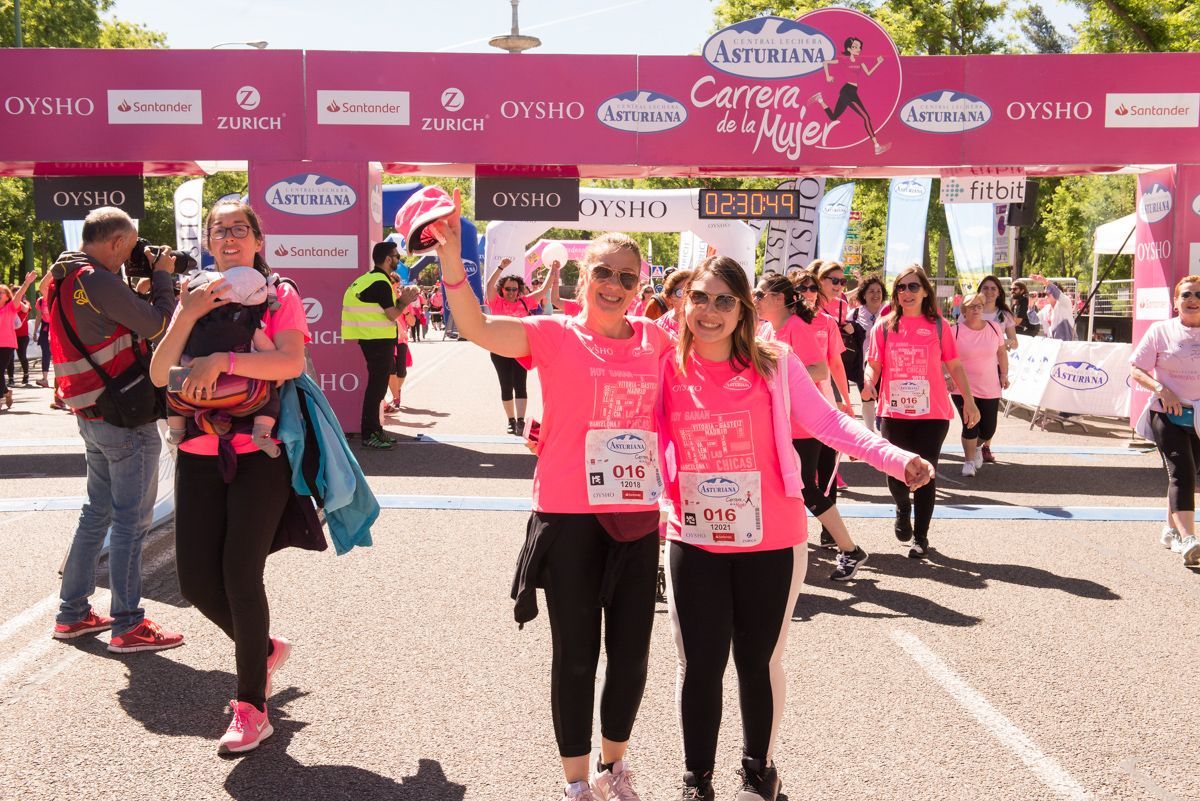 Carrera de la Mujer de Madrid - META, ARCO IZQUIERDO (de 2:30:21 a 2:33:07)