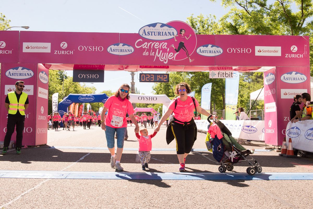 Carrera de la Mujer de Madrid - META, ARCO IZQUIERDO (de 2:30:21 a 2:33:07)