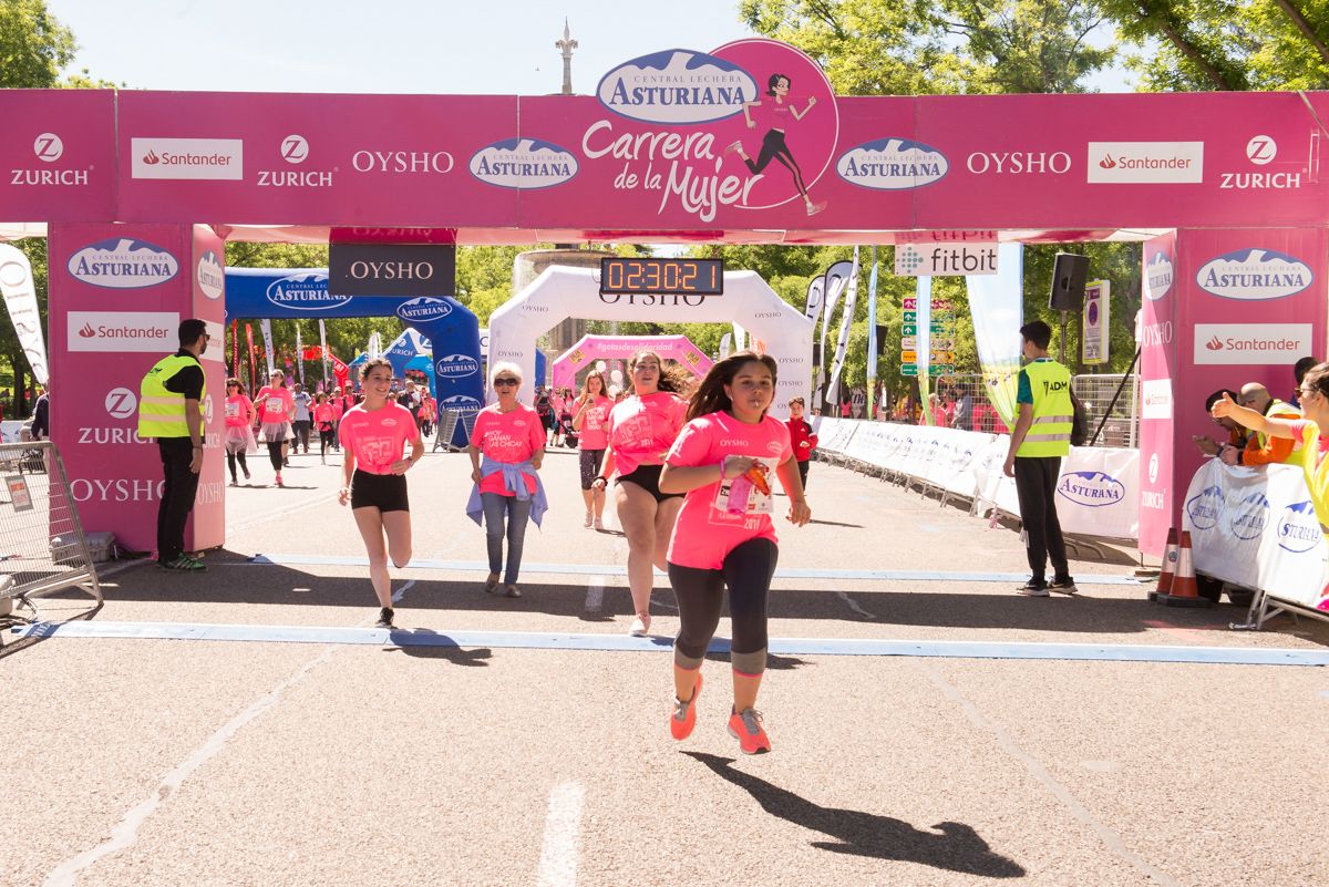 Carrera de la Mujer de Madrid - META, ARCO IZQUIERDO (de 2:30:21 a 2:33:07)