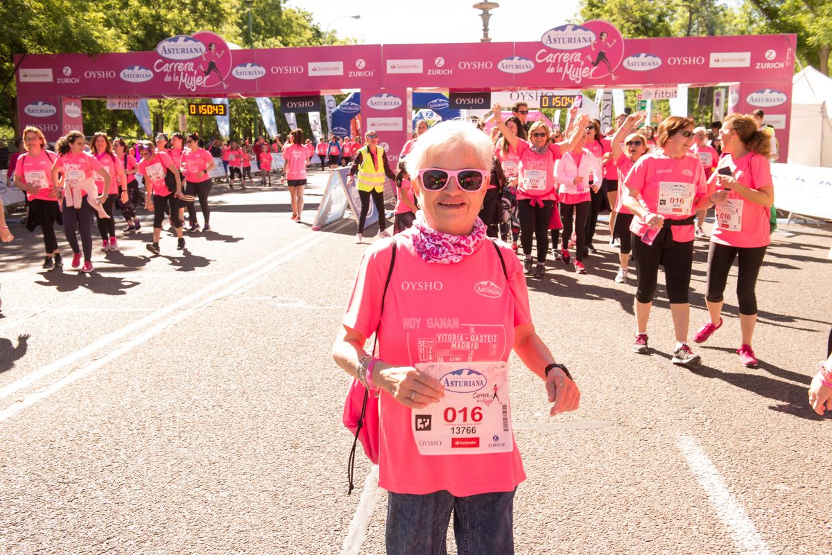 Carrera de la Mujer de Madrid - META, ARCO IZQUIERDO (de 1:48:55 a 1:51:02)