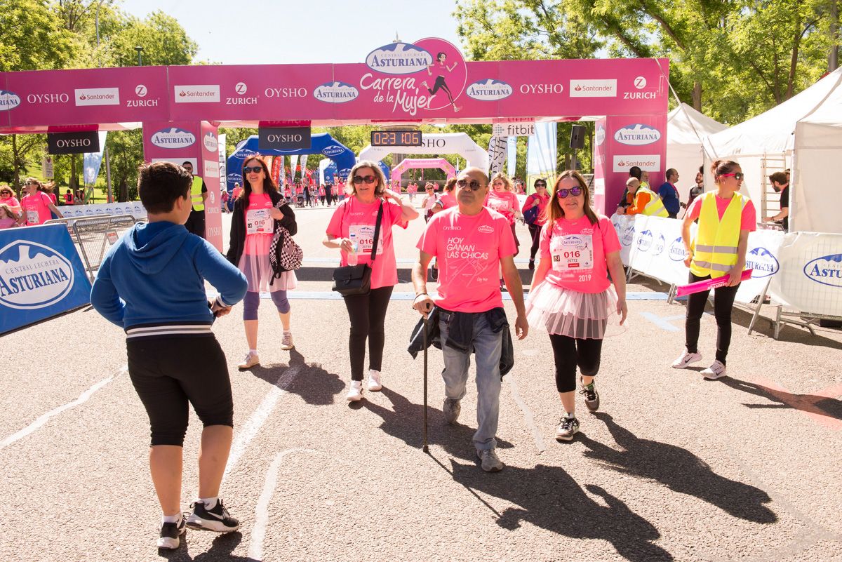 Carrera de la Mujer de Madrid - META, ARCO IZQUIERDO (de 2:30:21 a 2:33:07)