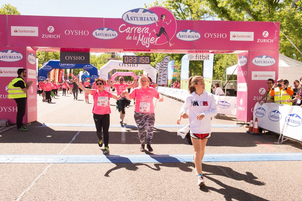 Carrera de la Mujer de Madrid - META, ARCO IZQUIERDO (de 2:30:21 a 2:33:07)
