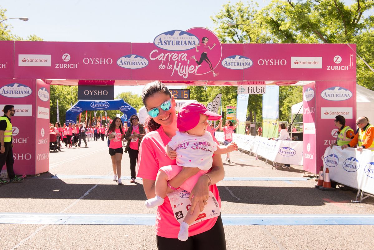 Carrera de la Mujer de Madrid - META, ARCO IZQUIERDO (de 2:30:21 a 2:33:07)
