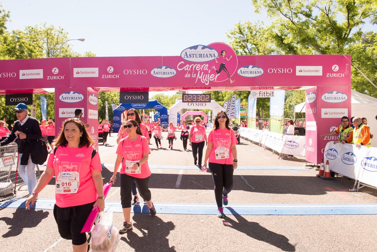 Carrera de la Mujer de Madrid - META, ARCO IZQUIERDO (de 2:30:21 a 2:33:07)