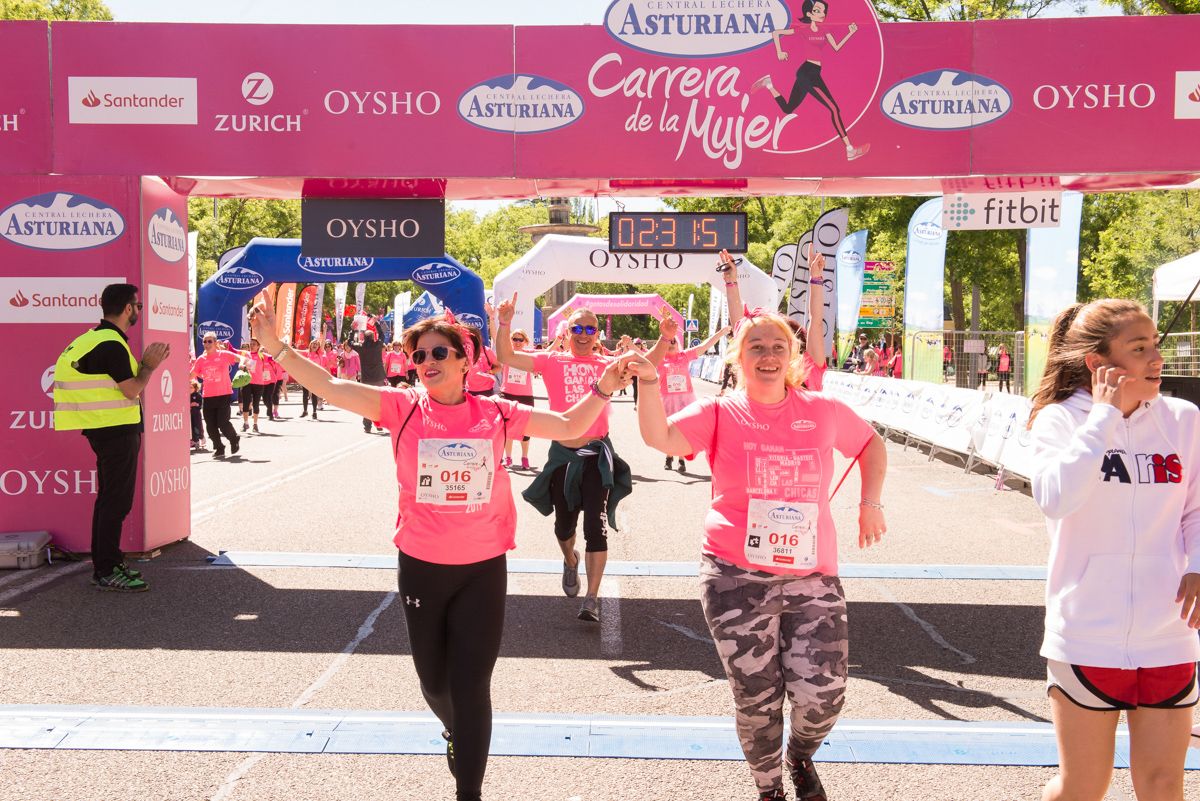 Carrera de la Mujer de Madrid - META, ARCO IZQUIERDO (de 2:30:21 a 2:33:07)
