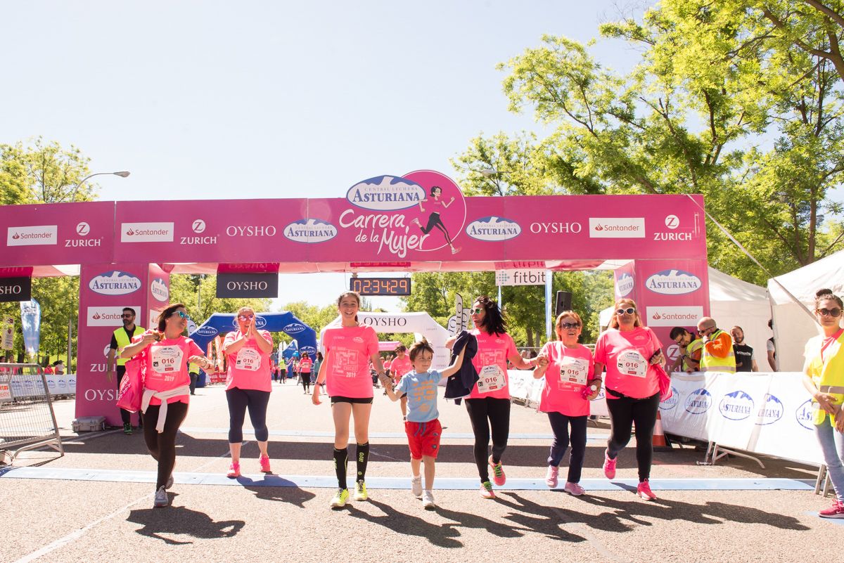Carrera de la Mujer de Madrid - META, ARCO IZQUIERDO (de 2:33:07 a FINAL)