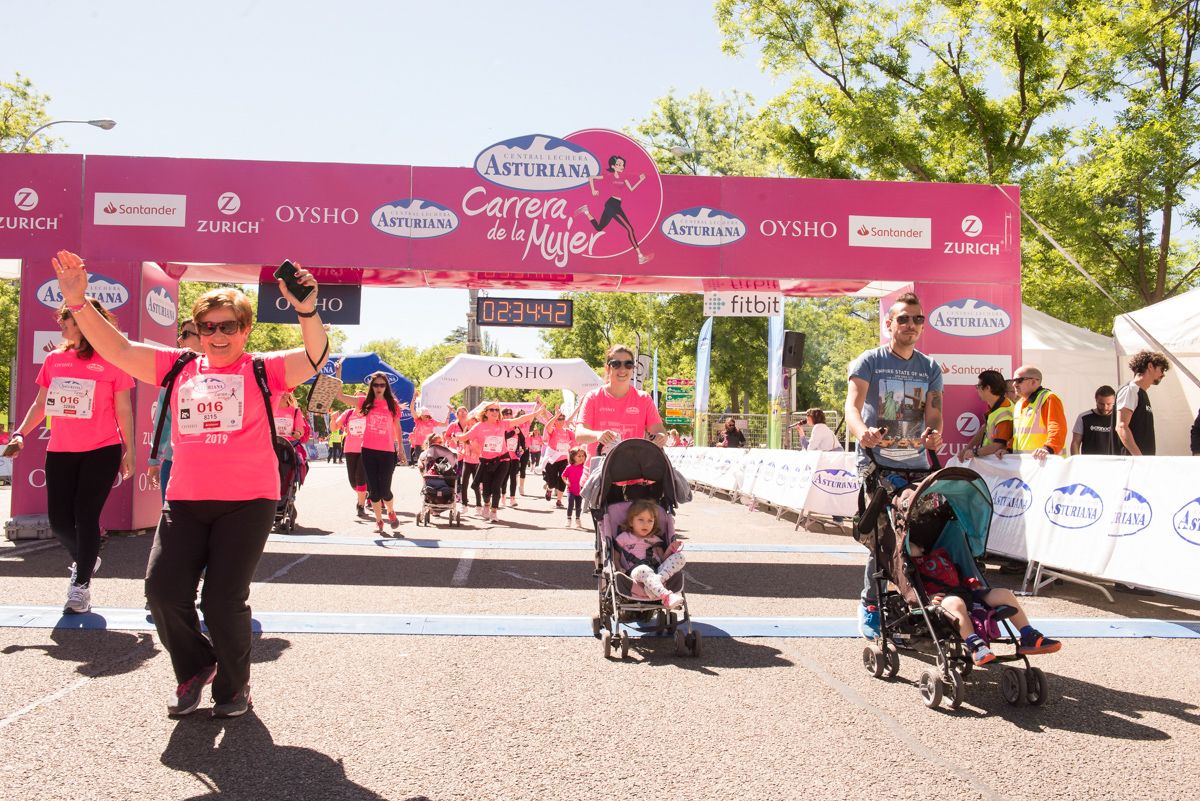 Carrera de la Mujer de Madrid - META, ARCO IZQUIERDO (de 2:33:07 a FINAL)